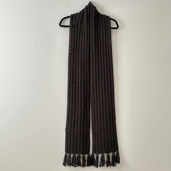 Gap Gray Chunky Knit Long Fringe Scarf - Picture 1 of 10
